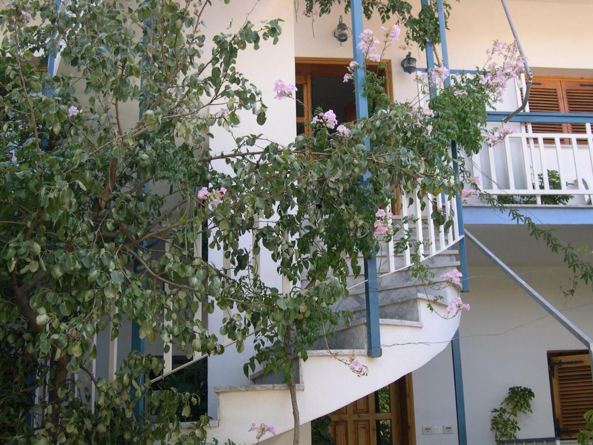 Seaview- 2 Space - Selfcatering Apartment - Helen No 3 시로피가도 외부 사진