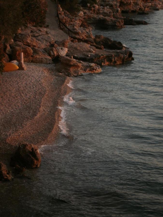 Seaview- 2 Space - Selfcatering Apartment - Helen No 3 시로피가도 외부 사진